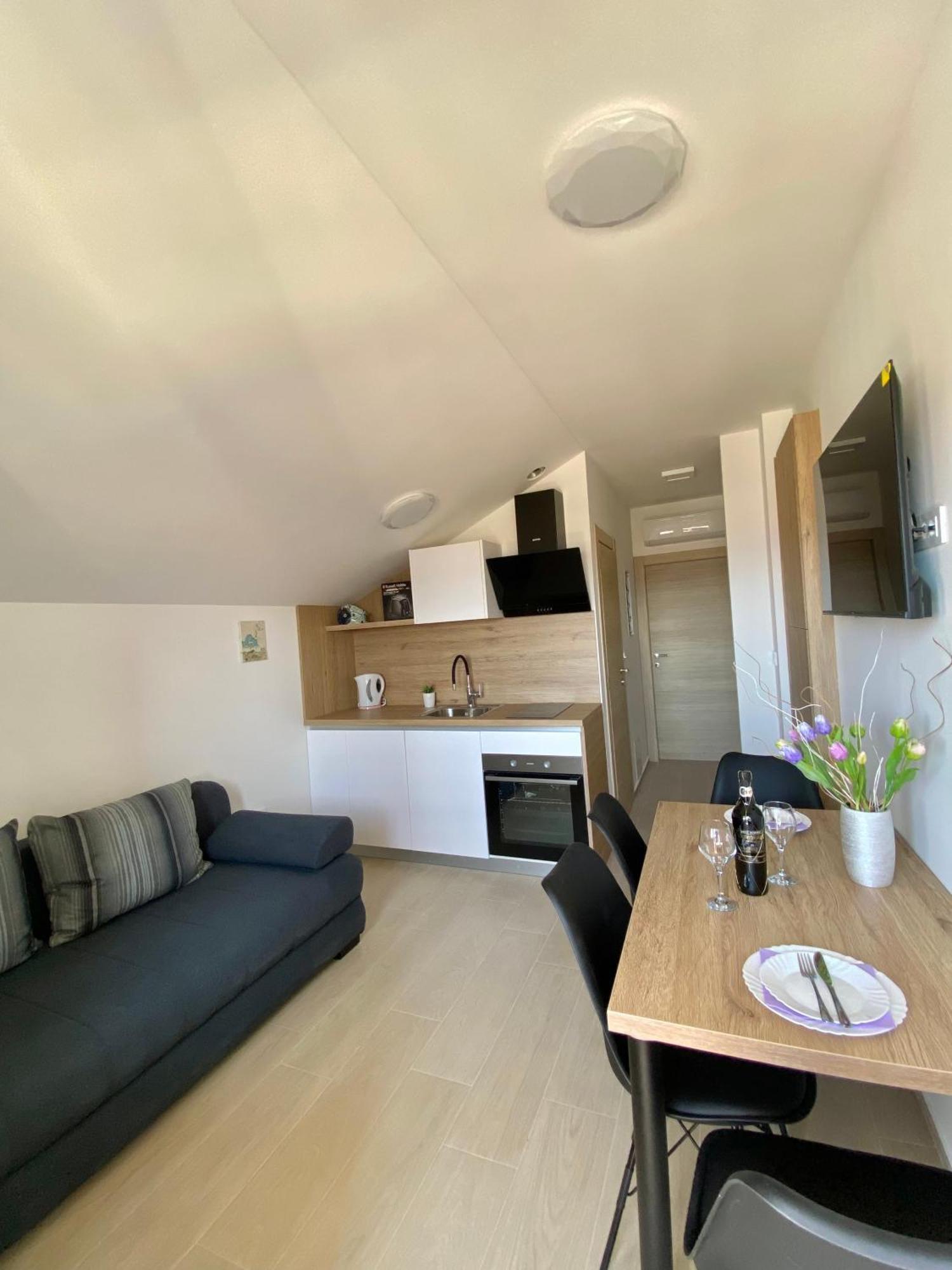 Apartament Theros