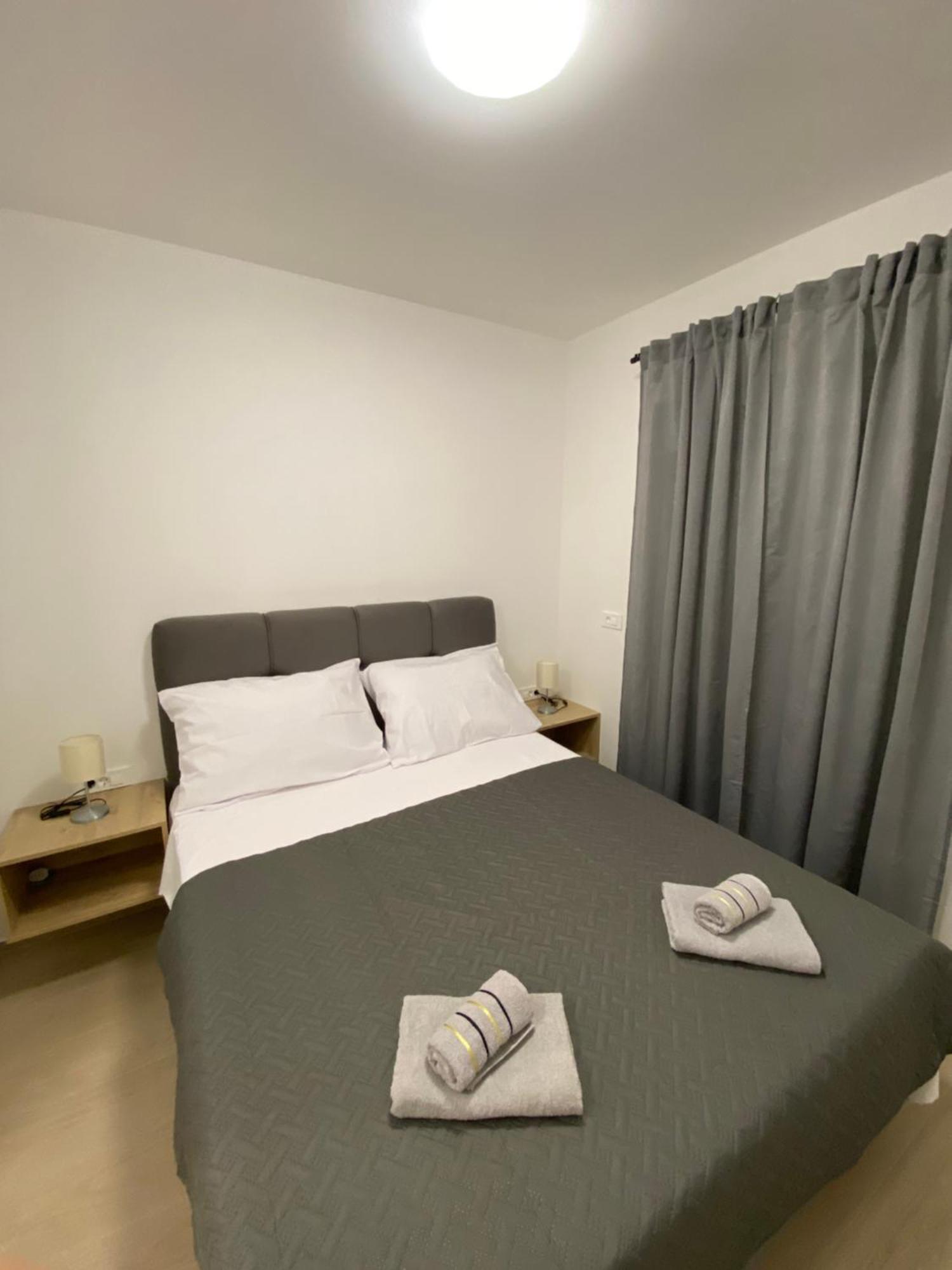 Apartament Theros *